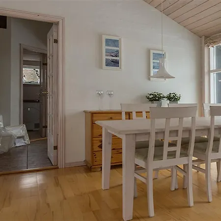 Tatil Evi Three-bedroom Holiday In Hals