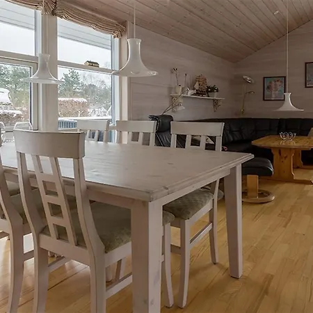 Three-bedroom Holiday In *