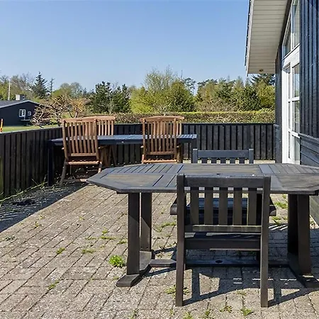 Three-bedroom Holiday In